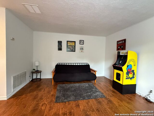 Image 18 of 27 For 4702 Sunny Grove