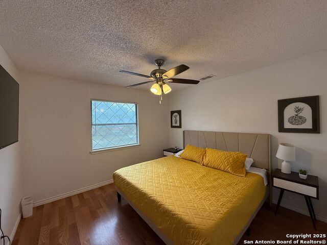 Image 22 of 27 For 4702 Sunny Grove