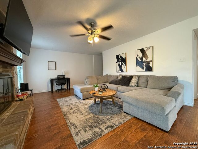 Image 4 of 27 For 4702 Sunny Grove