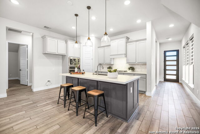 Image 4 of 26 For 429 Juana  