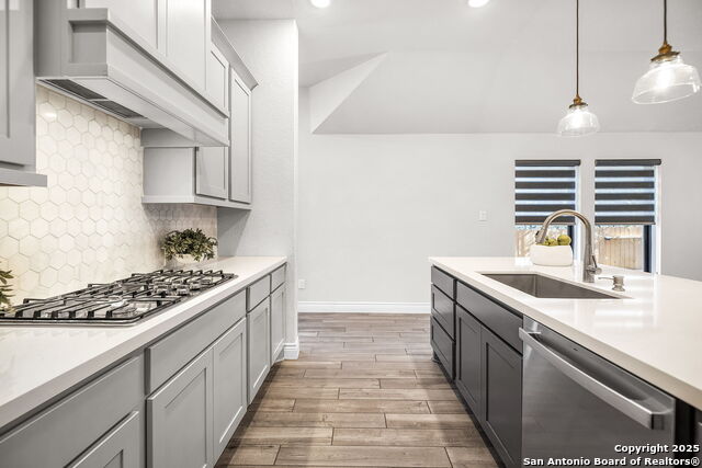 Image 7 of 26 For 429 Juana  