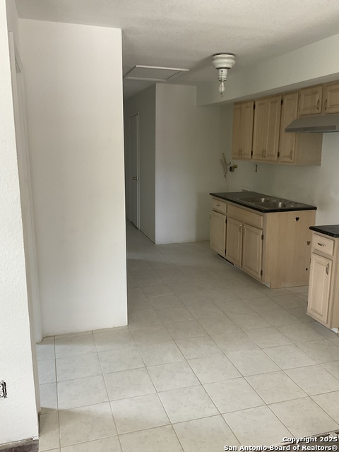 Image 9 of 12 For 1218 Gardina 1218