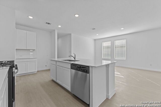 Image 17 of 28 For 3828 Northaven Trl