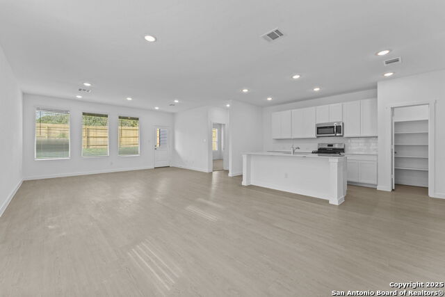 Image 19 of 28 For 3828 Northaven Trl