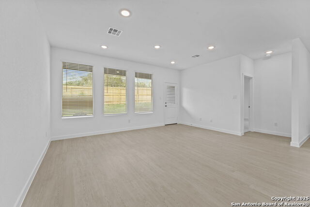 Image 21 of 28 For 3828 Northaven Trl