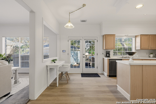 Image 21 of 44 For 9518 Antoine Forest