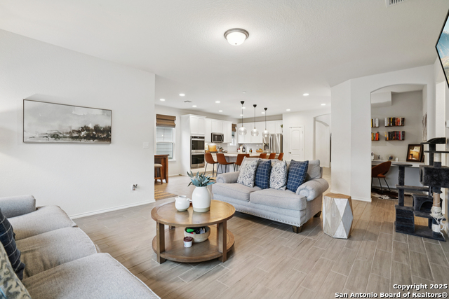 Listing photo id 15 for 9028 Curling Post