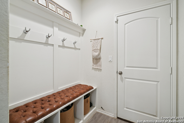 Listing photo id 34 for 9028 Curling Post