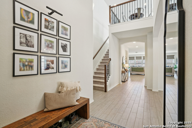 Listing photo id 2 for 9028 Curling Post