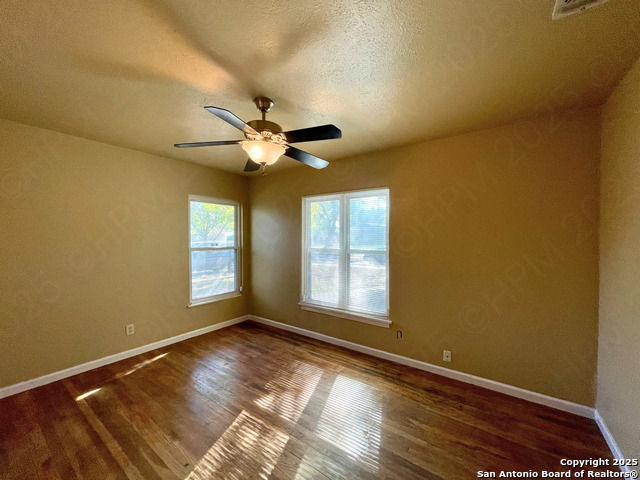 Image 10 of 15 For 335 Saratoga Dr