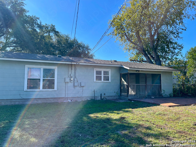 Image 14 of 15 For 335 Saratoga Dr