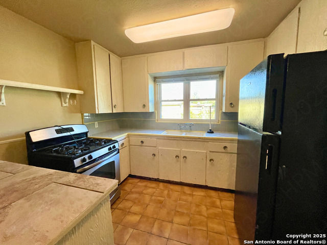 Image 8 of 15 For 335 Saratoga Dr