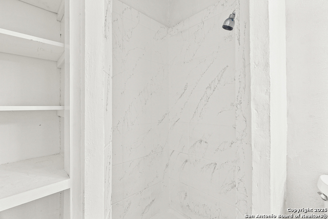 Image 14 of 20 For 6411 Green Top