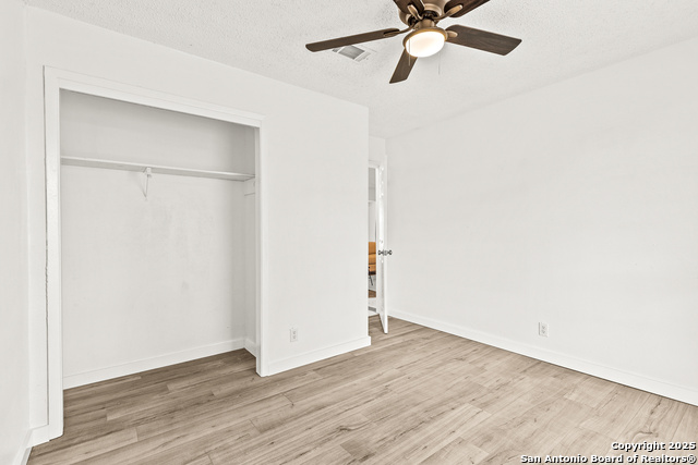 Image 15 of 20 For 6411 Green Top