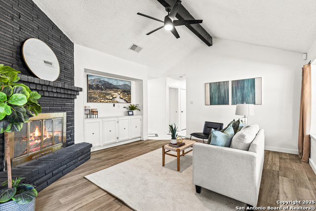 Image 2 of 20 For 6411 Green Top