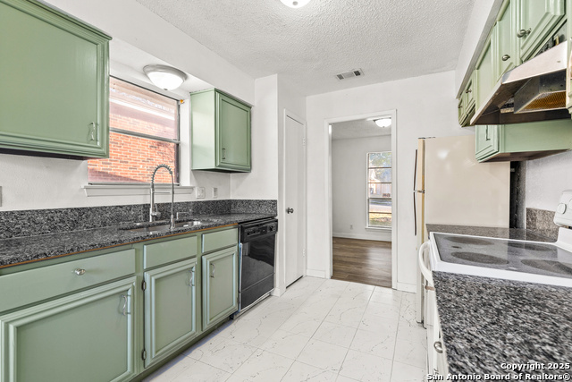 Image 7 of 20 For 6411 Green Top