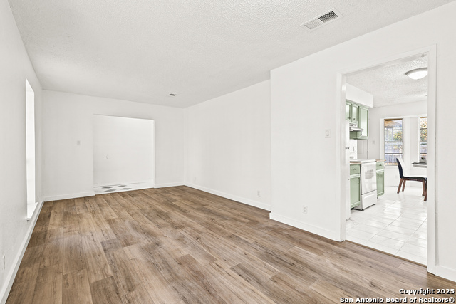 Image 8 of 20 For 6411 Green Top