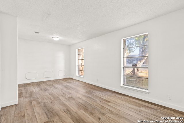 Image 9 of 20 For 6411 Green Top