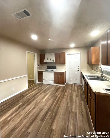 Image 5 of 19 For 13539 Primwood St