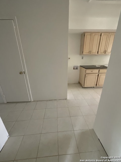 Image 5 of 12 For 1216 Gardina 1218