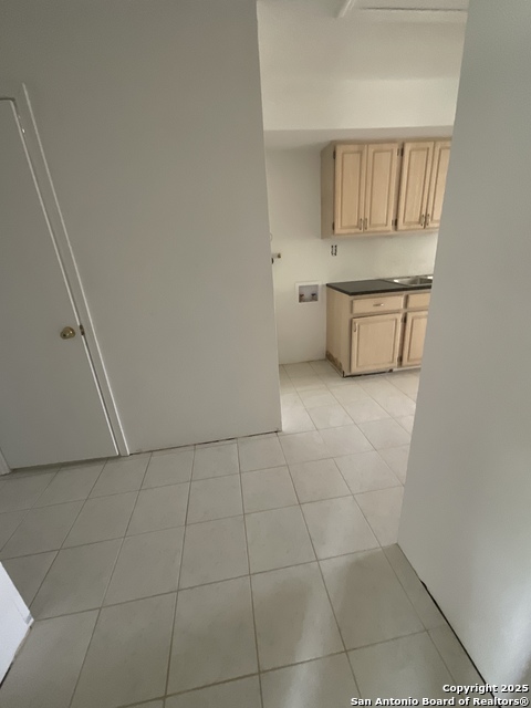 Image 6 of 12 For 1216 Gardina 1218