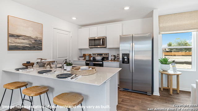 Listing photo id 8 for 2135 Zephyr Lily