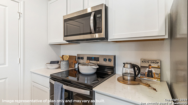 Listing photo id 10 for 2135 Zephyr Lily