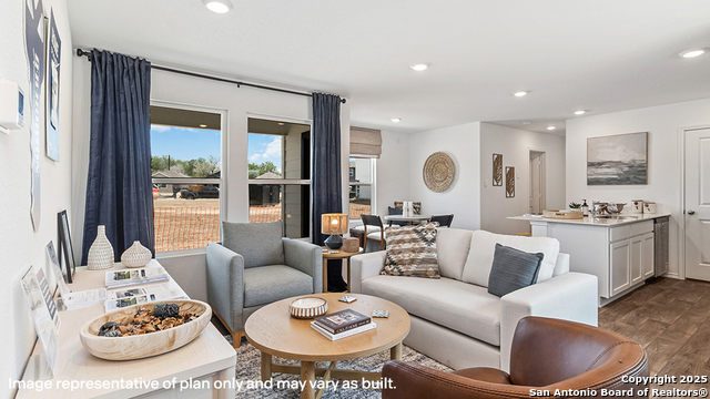 Listing photo id 1 for 2135 Zephyr Lily