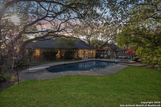 Image 2 of 50 For 10 Rogers Wood