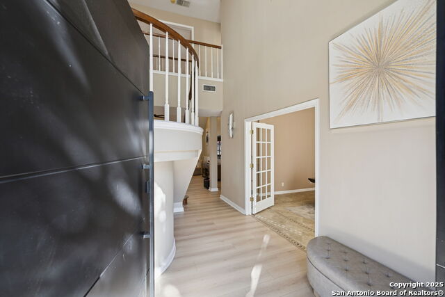 Image 3 of 50 For 10 Rogers Wood