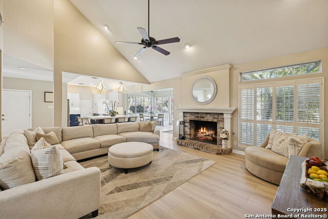 Image 5 of 50 For 10 Rogers Wood