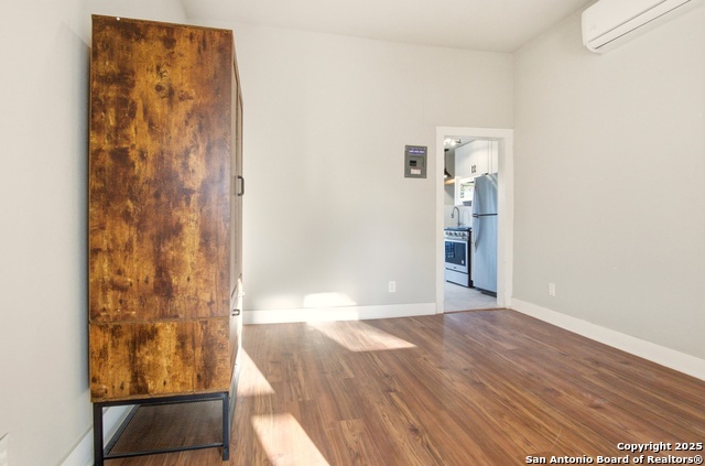 Image 10 of 15 For 207 Woodby Ct