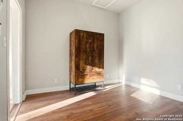 Image 12 of 15 For 207 Woodby Ct