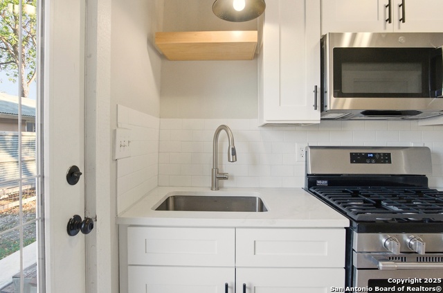 Image 4 of 15 For 207 Woodby Ct