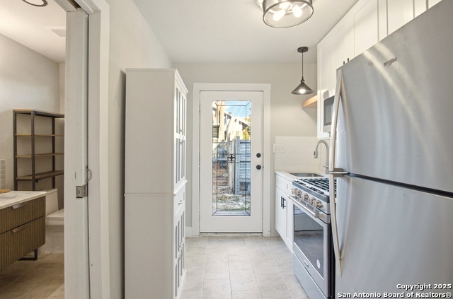 Image 5 of 15 For 207 Woodby Ct