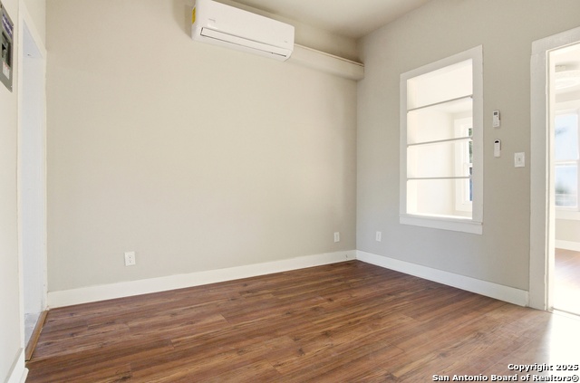 Image 9 of 15 For 207 Woodby Ct