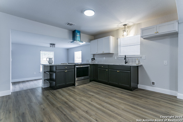 Listing photo id 8 for 167 Price  