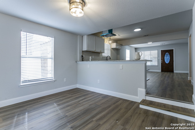 Listing photo id 1 for 167 Price  