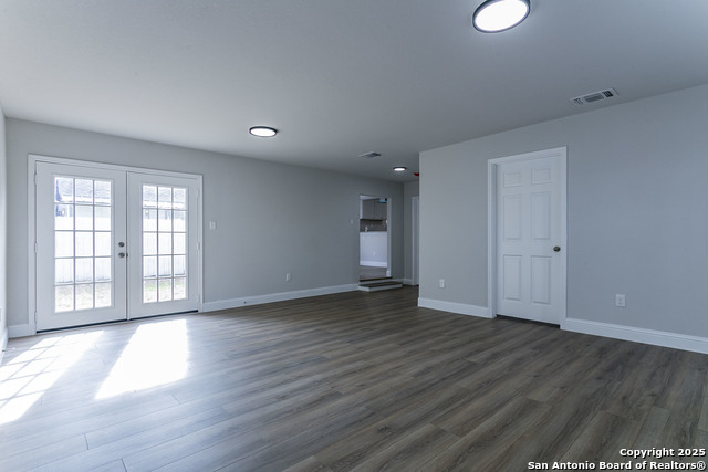 Listing photo id 5 for 167 Price  