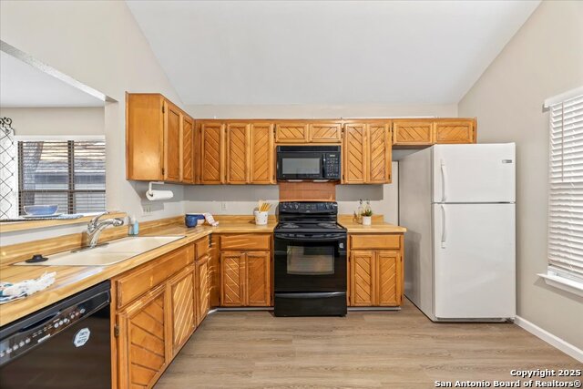 Image 11 of 27 For 15230 Bent Moss