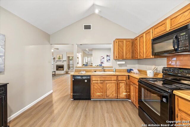 Image 13 of 27 For 15230 Bent Moss