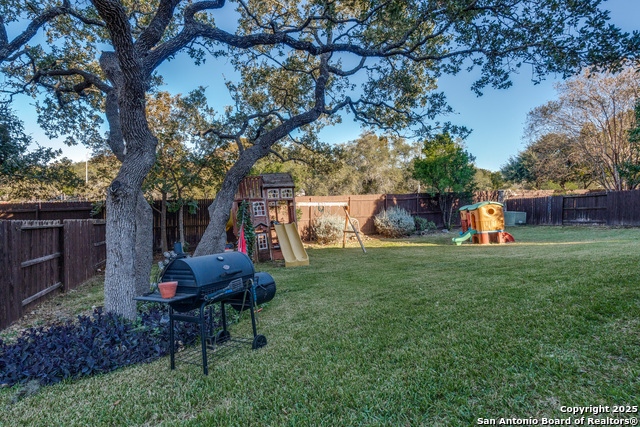 Image 23 of 26 For 3327 Monarch