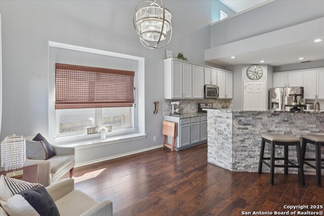 Image 11 of 35 For 15866 Redwoods Mnr