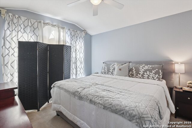 Image 25 of 35 For 15866 Redwoods Mnr