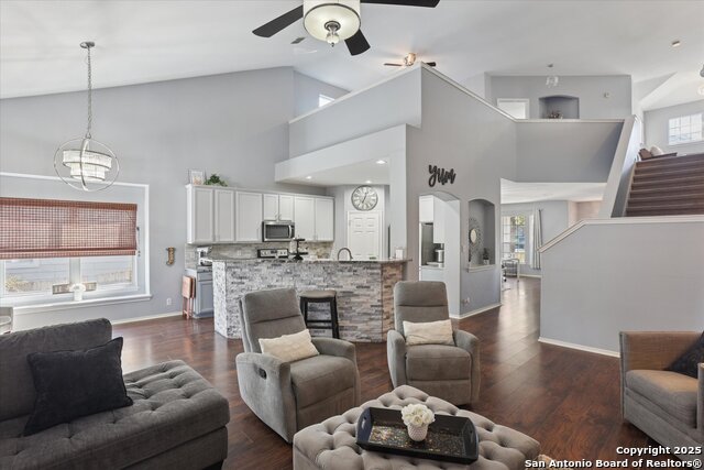 Image 9 of 35 For 15866 Redwoods Mnr