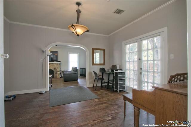 Image 6 of 16 For 320 Faust E