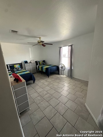 Image 4 of 9 For 7643 Oak Chase