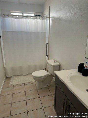 Image 5 of 9 For 7643 Oak Chase