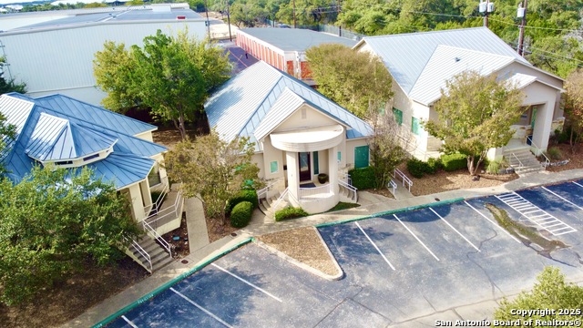 Image 12 of 46 For 15303 Huebner  3