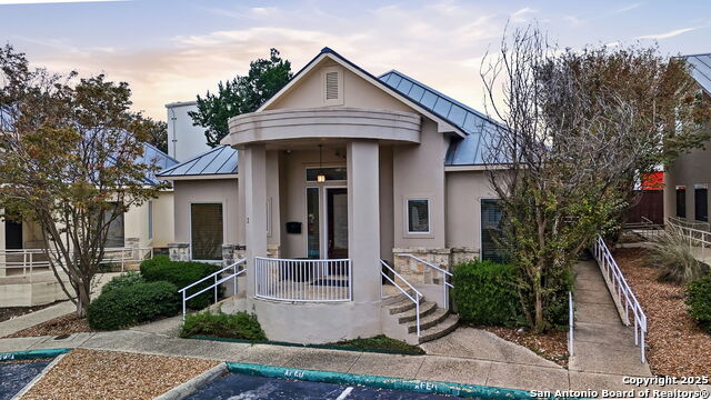 Image 24 of 46 For 15303 Huebner  3